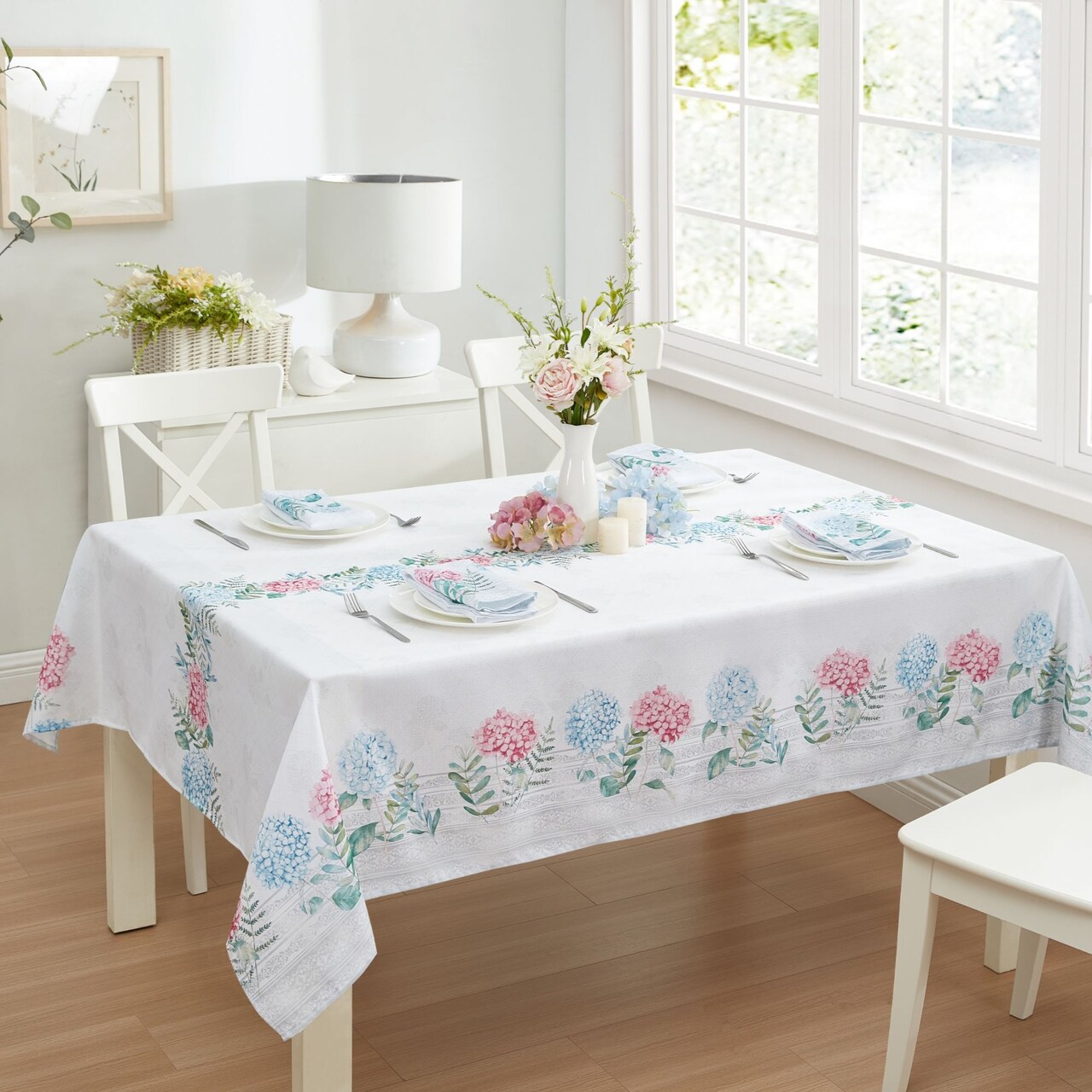 Threadmade Home Hydrangea Sketch Double Border Tablecloth, Multicolor - 60"W x 102"L